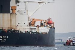 Thuyền trưởng và thuyền phó tàu chở dầu Iran bị bắt ở Gibraltar