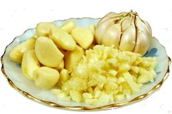 Làm cà pháo muối chua ngọt giòn ngon chiều lòng người lớn tuổi