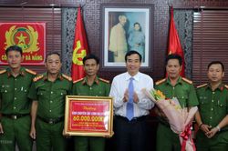 Đà Nẵng khen thưởng công an thành phố phá hai chuyên án ma túy