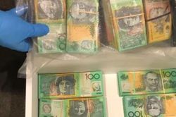 Australia triệt phá nhóm rửa tiền lớn