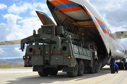 Thổ Nhĩ Kỳ đã nhận 'rồng lửa' S-400, Mỹ uất ức nhìn theo