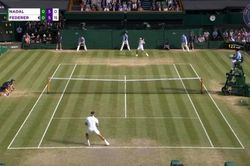 Mourinho biểu cảm hài hước cổ vũ trận đấu Federer gặp Nadal