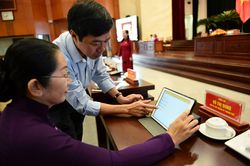 Tiết kiệm 110 triệu đồng nhờ 'phòng họp không giấy'