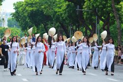 Hà Nội trong mắt người nước ngoài: Ngày càng uy tín và được tin tưởng