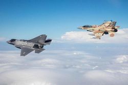 Israel đang chuẩn bị đối đầu quân sự Iran?