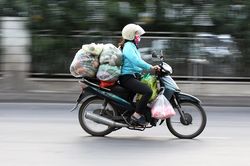 Hà Nội đề xuất cấm xe máy: Người dân lao động lo mất 'cần câu cơm'