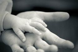 Người mẹ kế 25 năm chăm sóc, yêu thương con chồng như con đẻ