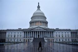 Hạ viện Mỹ ngăn chặn ông Trump có hành động chiến tranh nhằm vào Iran