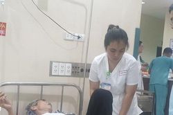 73 người nhập viện sau khi dự đám cưới ở Thừa Thiên- Huế: Ai nấu mâm cỗ tiệc cưới?
