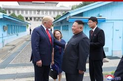 Tổng thống Trump: 'Ông Kim Jong-un ít khi cười, nhưng ông ấy đã cười khi gặp tôi'