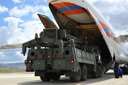 S-400 đã đến Thổ Nhĩ Kỳ, vì sao Lầu Năm Góc lặng tiếng khó hiểu?
