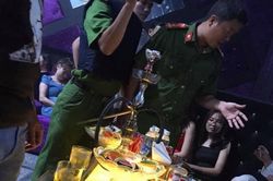 Đột kích bar ở Hải Dương, phát hiện 40 'dân chơi' dương tính với ma túy