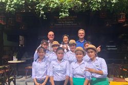 Ngày mới của những cô gái Vân Kiều