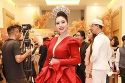 Hoa hậu Vũ Thanh Thảo đẹp rạng rỡ với đầm dạ hội