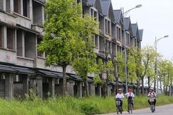 Những ngôi làng biệt thự hoang vắng tại Hà Nội