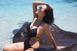 Vân Hugo - hot girl nổi tiếng đời đầu ngày càng táo bạo