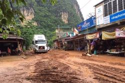 Miền Trung tiếp tục nắng nóng, mưa lớn gây sạt lở, ngập lụt tại Cao Bằng