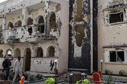 Khách sạn Somalia bị tấn công khủng bố, 82 người thương vong