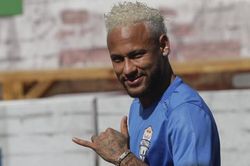 Neymar dùng chiêu 'xát muối vào nỗi đau' để rời PSG