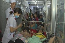 Hơn 200 người nhập viện sau khi đi ăn tiệc cưới