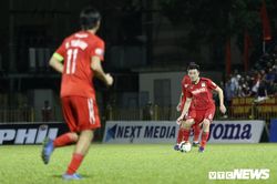 HAGL thua đậm: Xuân Trường, Tuấn Anh lạc nhịp, Văn Toàn bất lực trút giận lên trái bóng