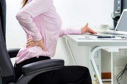 6 sai lầm khi ngồi làm việc của dân công sở
