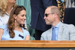 Vợ chồng hoàng tử Anh và dàn sao đi xem Djokovic và Federer thi đấu