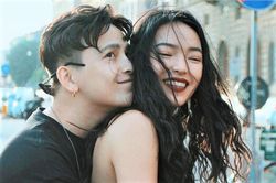 Châu Bùi - Decao kỷ niệm 4 năm yêu, dân mạng vào giục 'cưới nhanh đi'