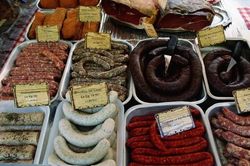 Những đặc sản kỳ lạ người Pháp thấy ngon nhưng du khách 'sợ tái mặt'