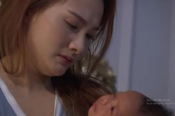 'Về nhà đi con' tập 66: Cay đắng Vũ ngoại tình với Nhã, Thư ôm con trong nước mắt…