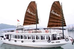 Thuyền viên tàu du lịch quay lén khách tắm tráng trong nhà vệ sinh