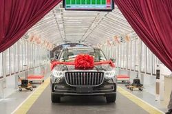 'Soi' Hồng Kỳ HS7 - mẫu xe SUV nội địa đắt nhất tại Trung Quốc