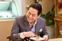 Hứa Vĩ Văn: Gia đình không ép buộc, bản thân chưa vội kết hôn dù gần 40 tuổi