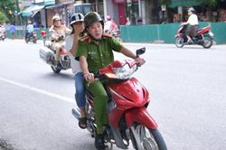 Nữ sinh ngủ muộn được công an Hà Giang chở đi thi đỗ tốt nghiệp