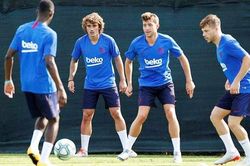 Barcelona: Griezmann 2 lần bị xâu kim trong buổi tập đầu tiên cùng Barca