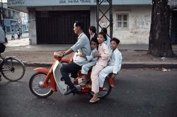 Ảnh chất lừ về Sài Gòn 1966 - 1967 của cựu binh Mỹ