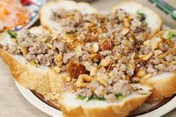 Món bánh mì hấp Sài Gòn có gì đặc biệt mà hút khách đến vậy?