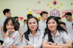 Từ cô bé 'mọt sách' đến tấm Huy chương Vàng Vật lý