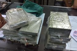Cựu giáo viên bị bắt quả tang khi vận chuyển 15 bánh heroin