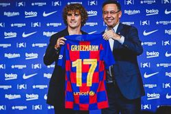 Chiêu mộ Griezmann, Barcelona nợ một tỷ USD