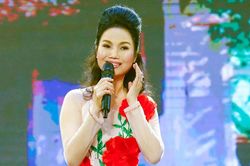 Sao 'Mưa bụi' bị đồn qua đời, chồng đại gia cấm lên sân khấu