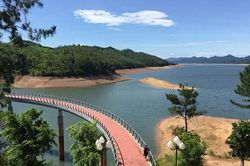 Trong xanh, tĩnh lặng hồ Kẻ Gỗ