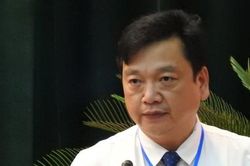 Trả lời chất vấn vòng vo, tư lệnh ngành TN&MT Hà Tĩnh bị đại biểu 'phản ứng'