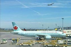 Quy định mới của Canada có lợi cho hành khách đi máy bay