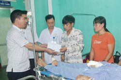 Ban ATGT tỉnh thăm nạn nhân bị tai nạn giao thông nghiêm trọng