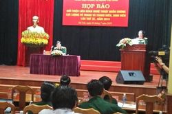 Liên hoan nghệ thuật quần chúng chủ đề 'Bài ca nâng bước quân hành'