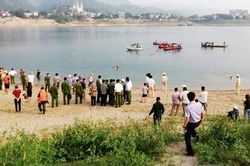 Bốn sinh viên bị dòng nước xoáy cuốn tử vong trên sông Đà