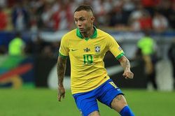 Chuyển nhượng bóng đá quốc tế ngày 17-7: Arsenal trả 40 triệu euro mua Everton Soares
