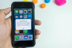 Keo kiệt dung lượng iCloud với người dùng, Apple bị chất vấn thẳng mặt