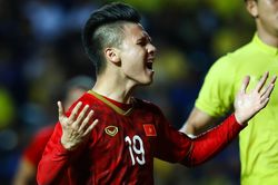 CĐV ngỡ ngàng khi tuyển Việt Nam đụng Thái Lan và Indonesia
